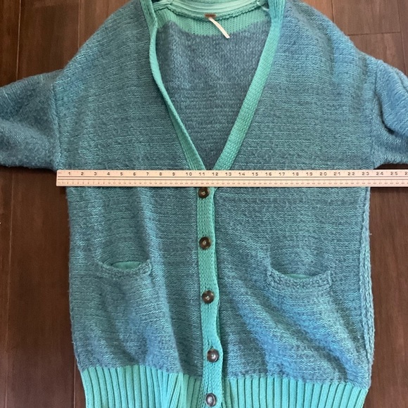 Free People Blue Snow Drop Oversized Slouch V Neck Cardigan Size S - Picture 6 of 8